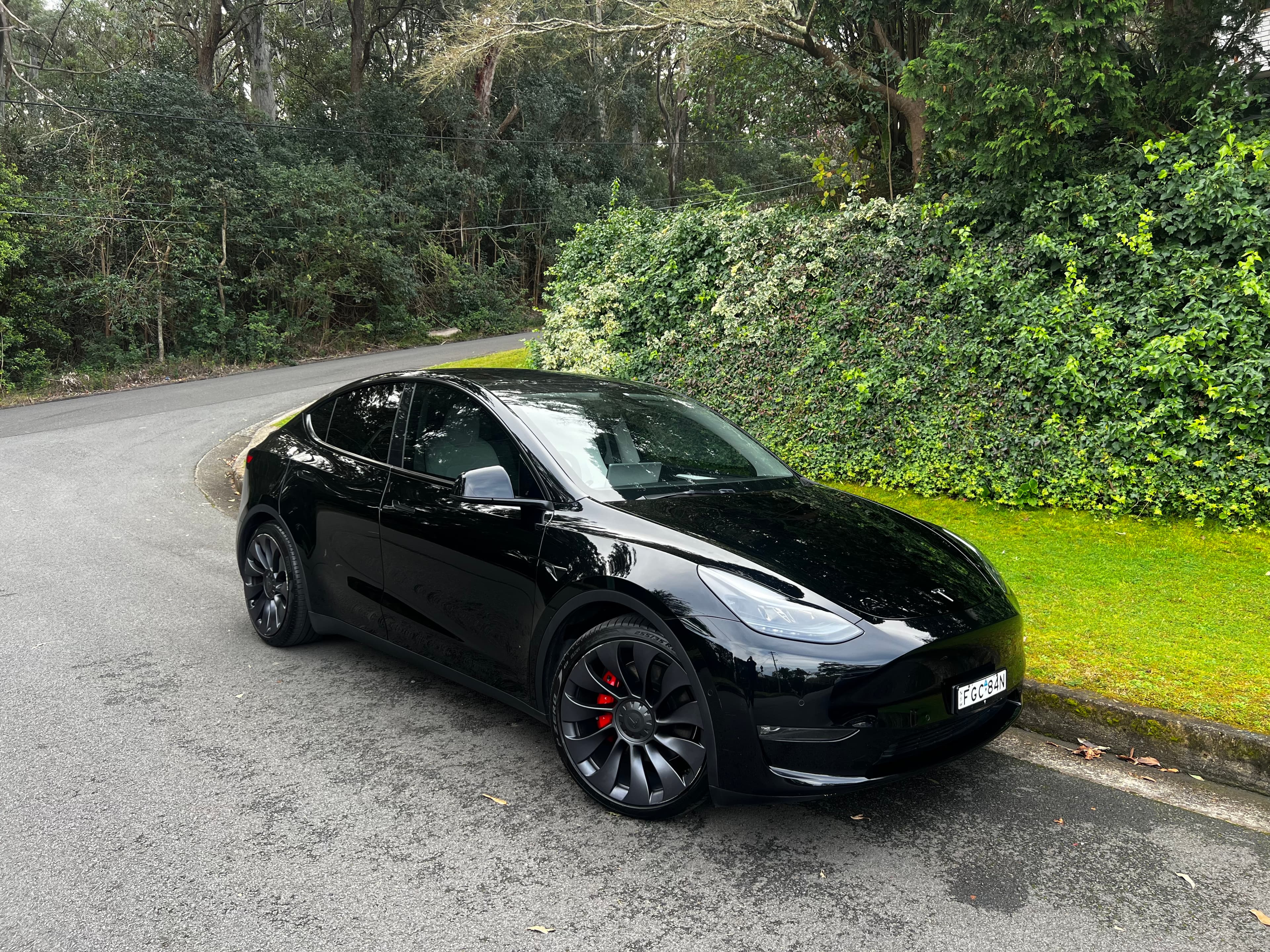 2024 TESLA MODEL Y PERFORMANCE